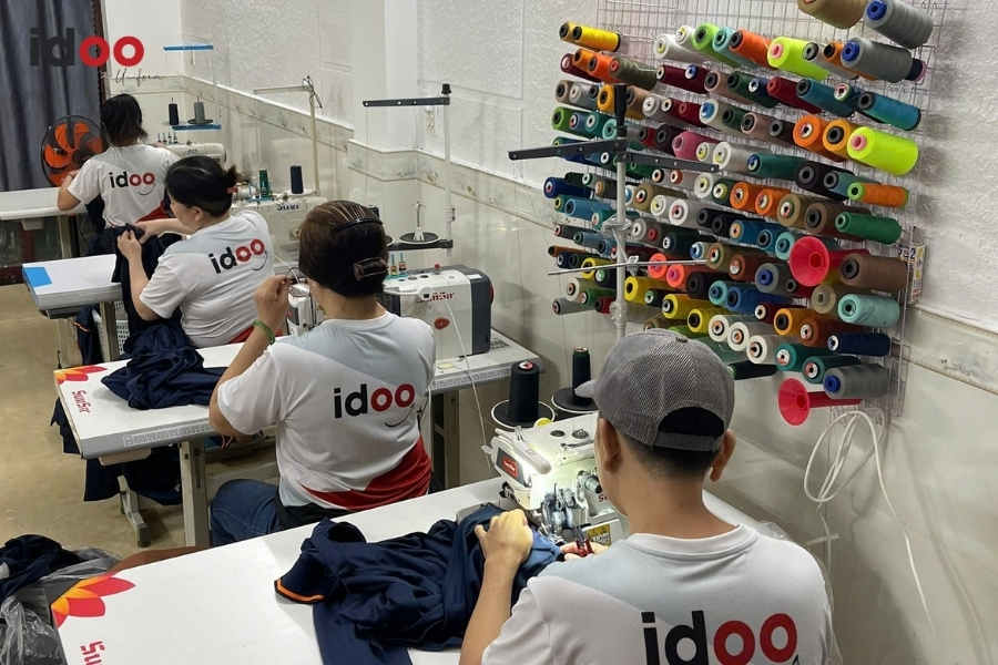 Vì sao nên chọn xưởng may đồng phục tại quận 4 của IDOO?
