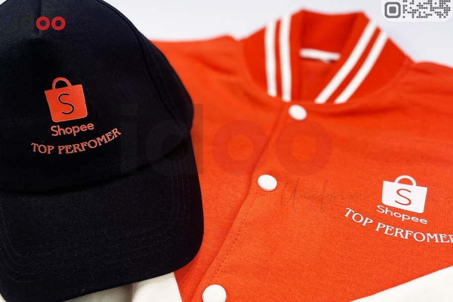 Có thể xem mẫu vải thực tế trước khi đặt may và in áo đồng phục quận 8  không?